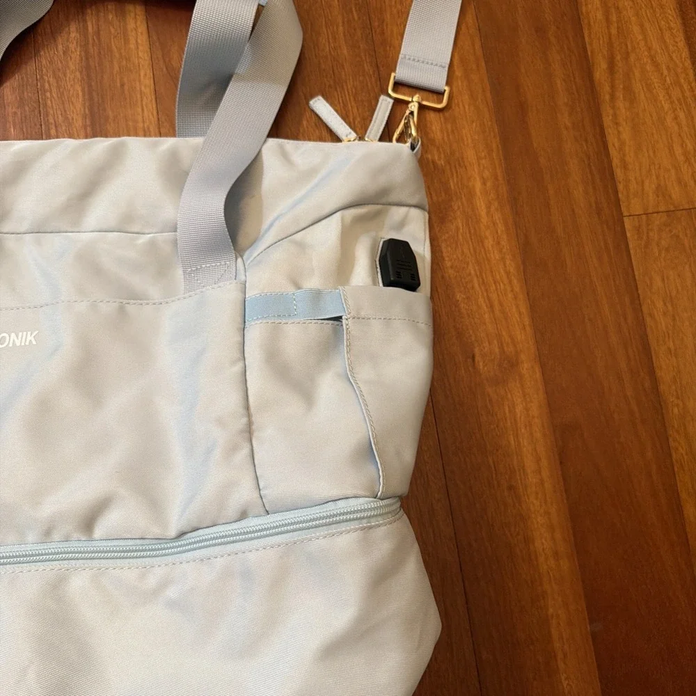 ETRONIK Large Pale Blue Nylon Gym Bag with Removable Strap